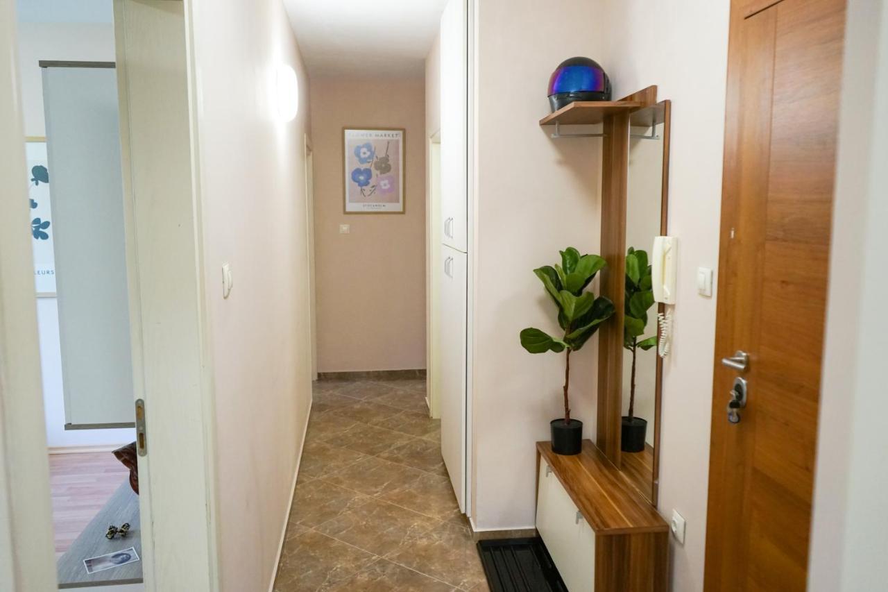 Comfortable 2Br Urban Getaway In City Center Plovdiv Exterior photo