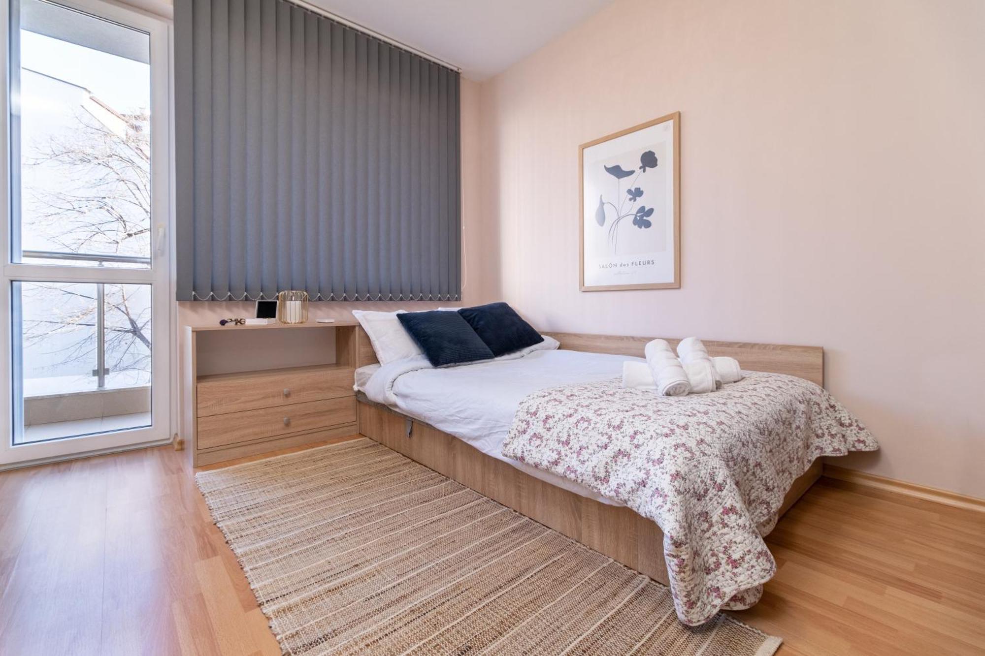 Comfortable 2Br Urban Getaway In City Center Plovdiv Exterior photo