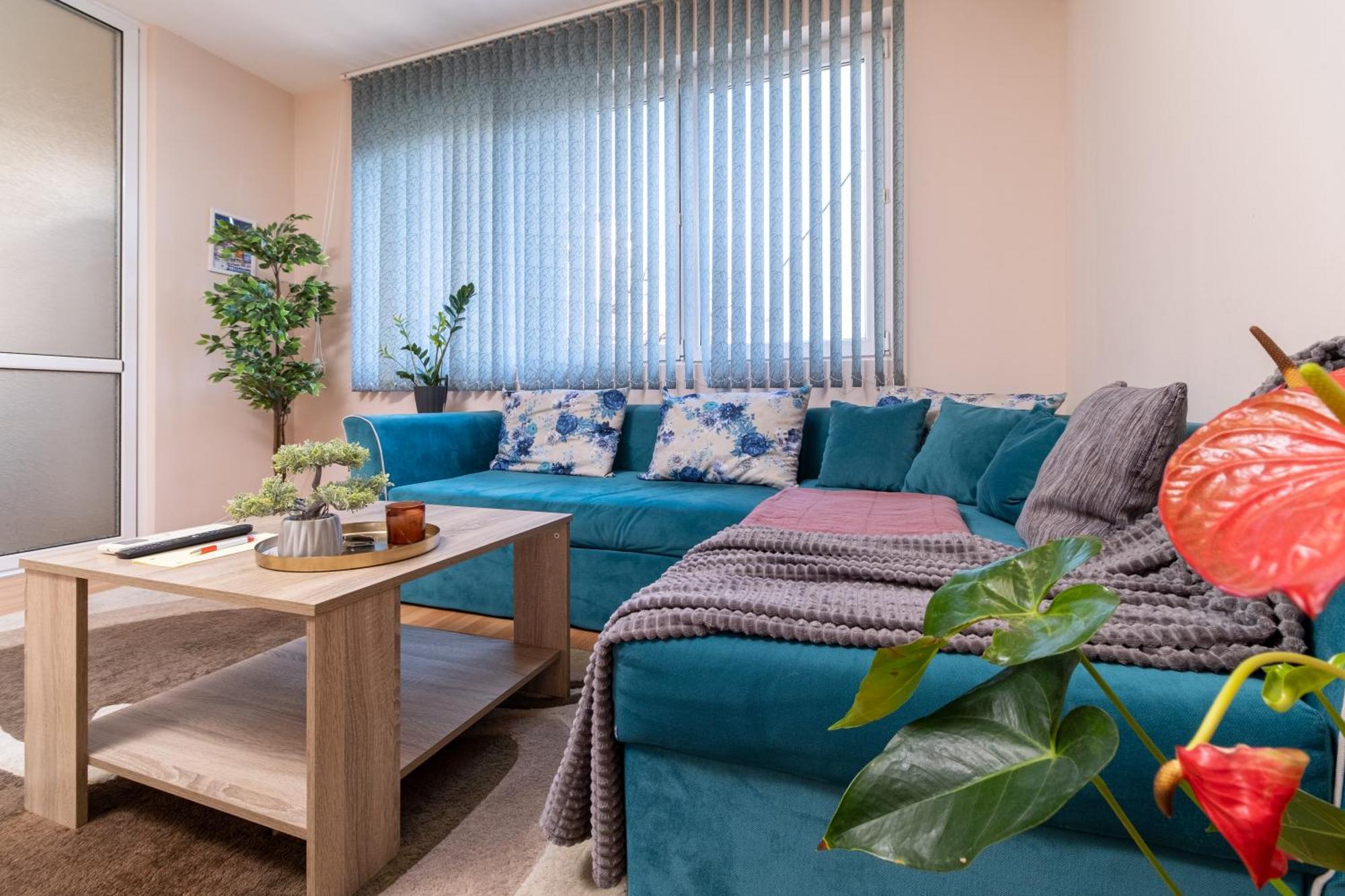 Comfortable 2Br Urban Getaway In City Center Plovdiv Exterior photo