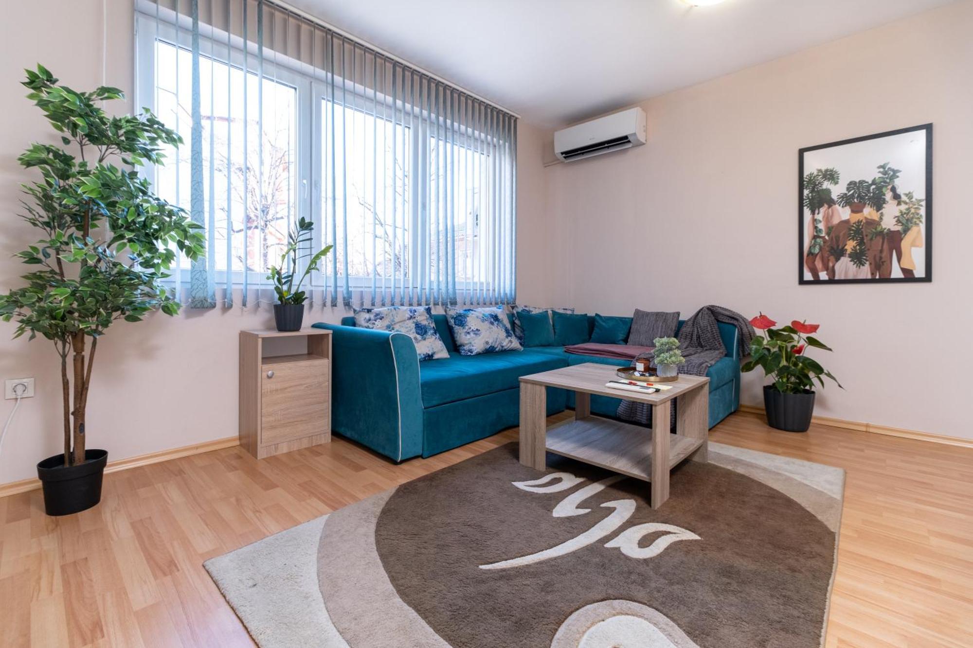 Comfortable 2Br Urban Getaway In City Center Plovdiv Exterior photo