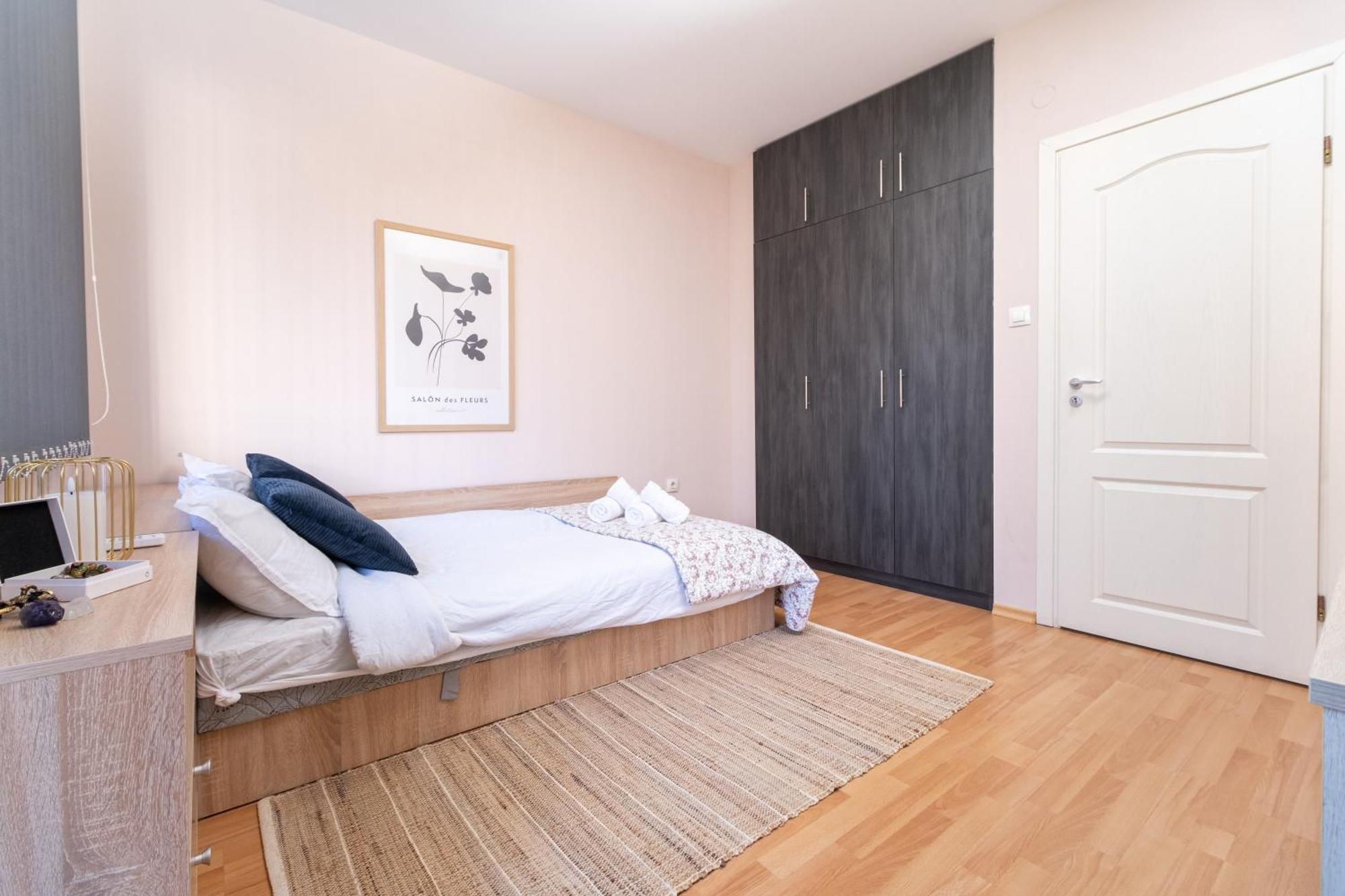 Comfortable 2Br Urban Getaway In City Center Plovdiv Exterior photo