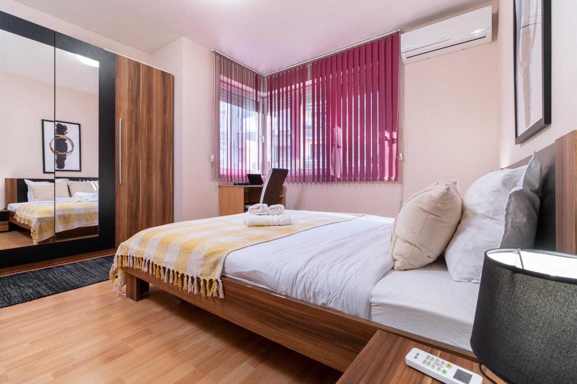 Comfortable 2Br Urban Getaway In City Center Plovdiv Exterior photo